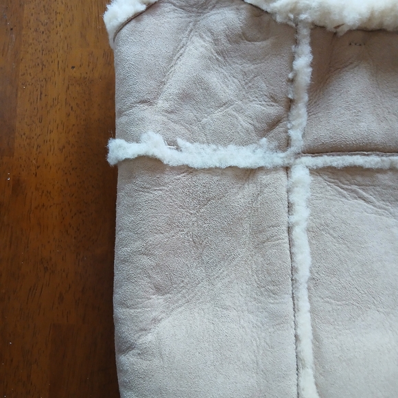 UGG Tan Shearling Shoulder Bag with Dark Brown Pouch - Picture 9 of 14